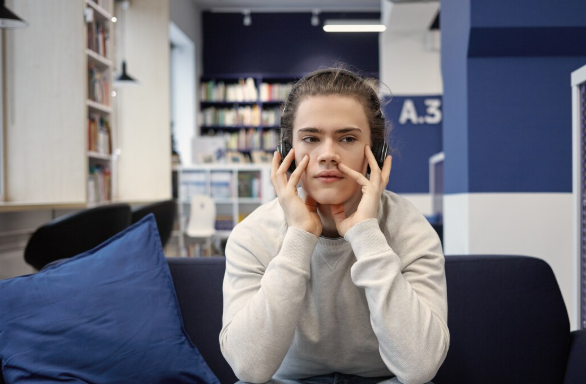 High-Functioning Anxiety: Why ‘Looking Fine’ Doesn’t Mean You’re Okay